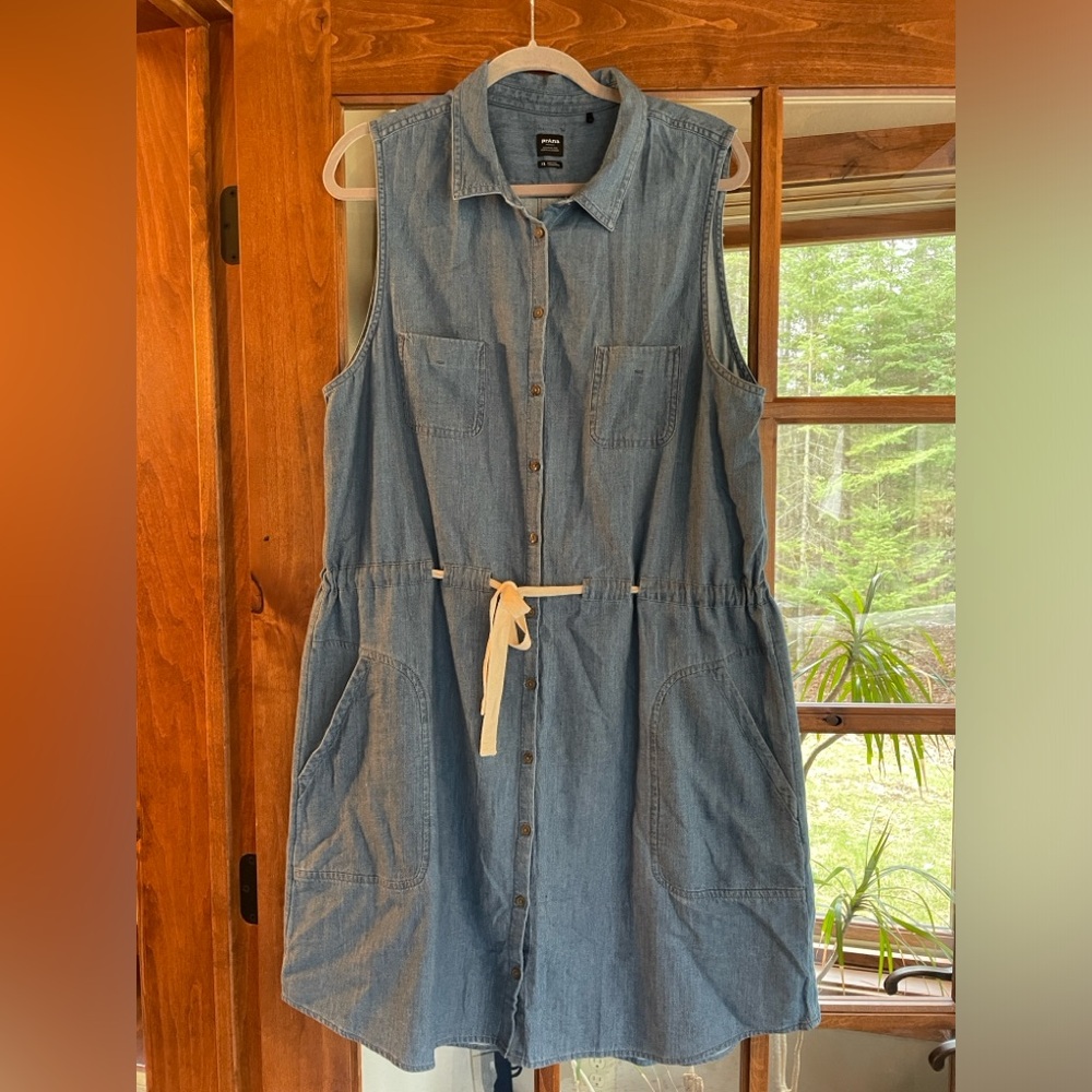 PrAna Women's Size XL Blue Denim Sleeveless Sunrise Peak Dress